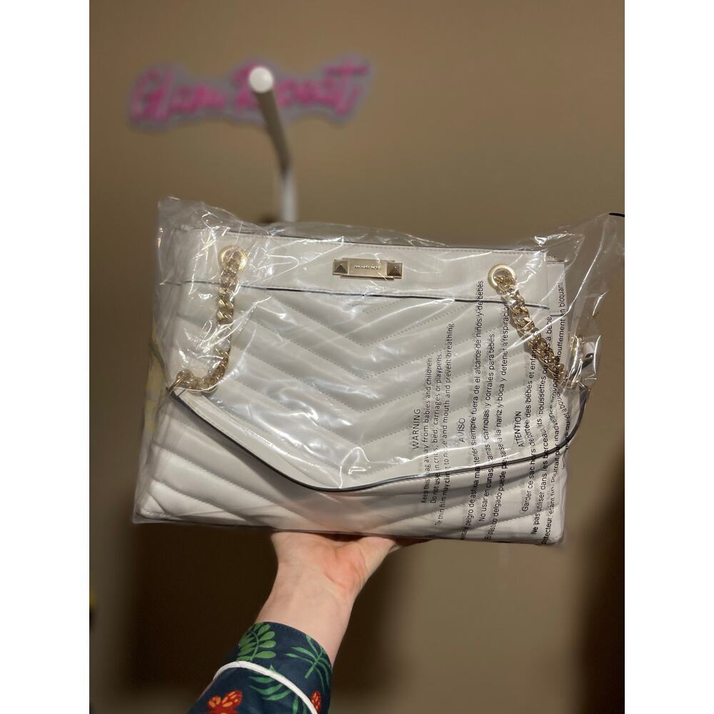 Michael Kors White Medium Quilted Bag - Picture 3 of 3